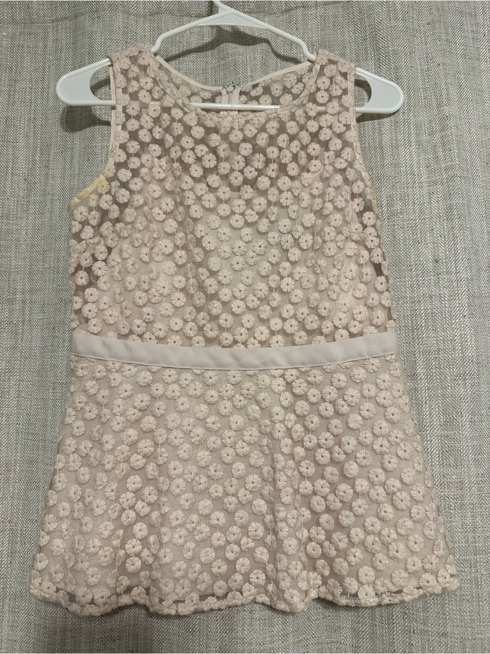 Ivory Peplum embroidered top - Banana Republic size 4